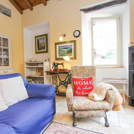 Semesterbostad Cosy And Quiet Moltrasio